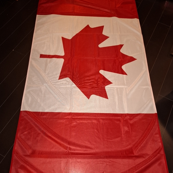 Large Canada Flag - Picture 2 of 4